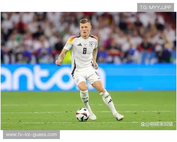 足球球星的超凡特效展示与背后科技运用揭秘